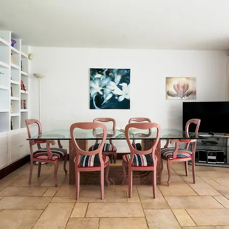 Klein Villa *